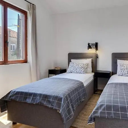 펜션 House With A Parking Space Preko, Ugljan - 20969 *